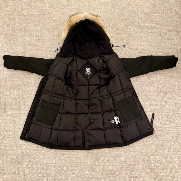 Canada Goose Down Parka – Women’s XS – Black – Excellent Condition - Picture 2 of 8